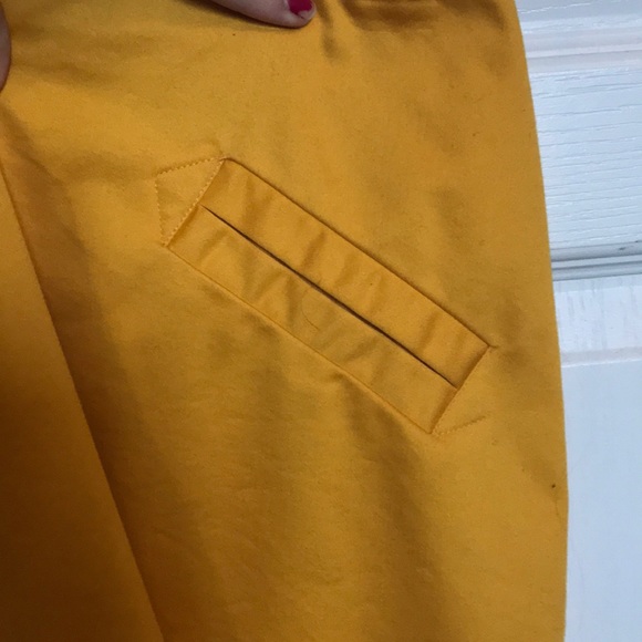 Yellow skirt - Picture 6 of 7